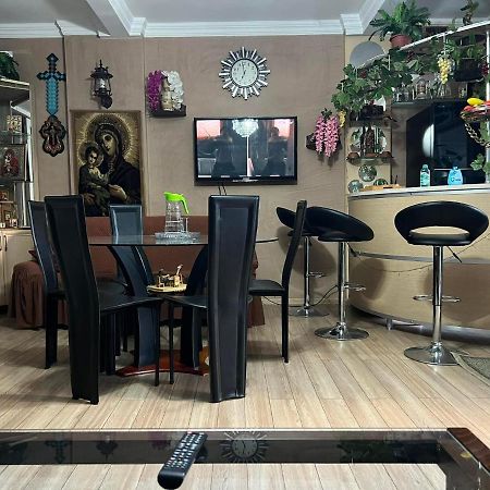 3 Room Flat In Тбілісі Екстер'єр фото