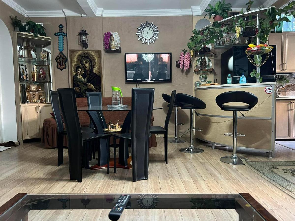 3 Room Flat In Тбілісі Екстер'єр фото