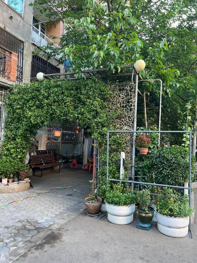 3 Room Flat In Тбілісі Екстер'єр фото