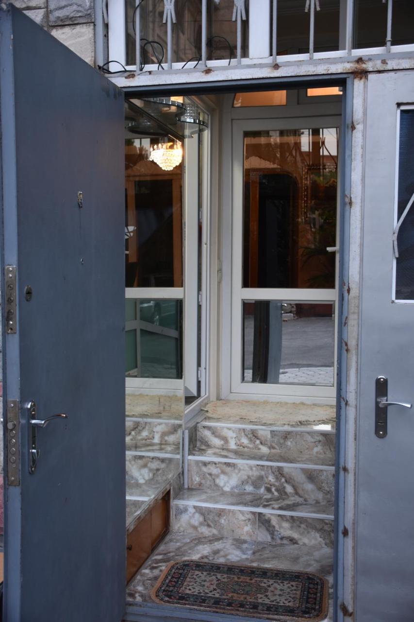 3 Room Flat In Тбілісі Екстер'єр фото